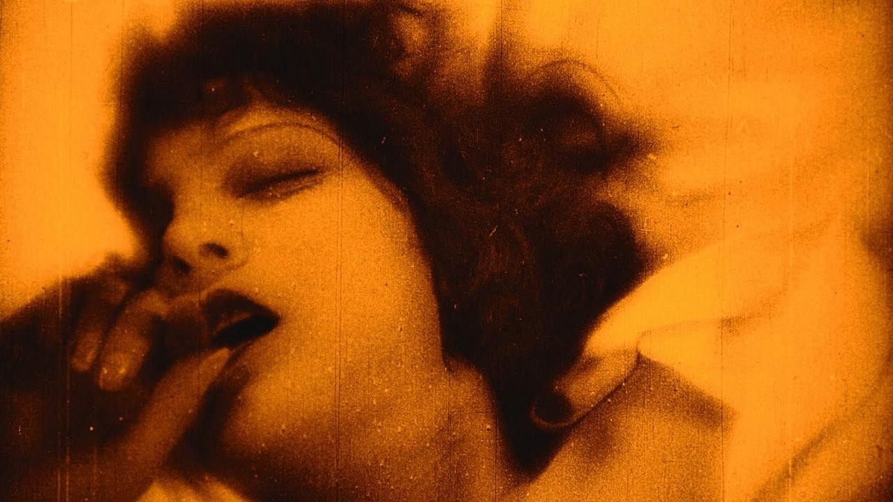 Filme: "FILM IST. a girl & a gun" (2009), Gustav Deutsch