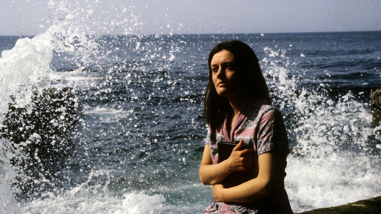 Filme: "Blue Black Permanent" (1992), Margaret Tait