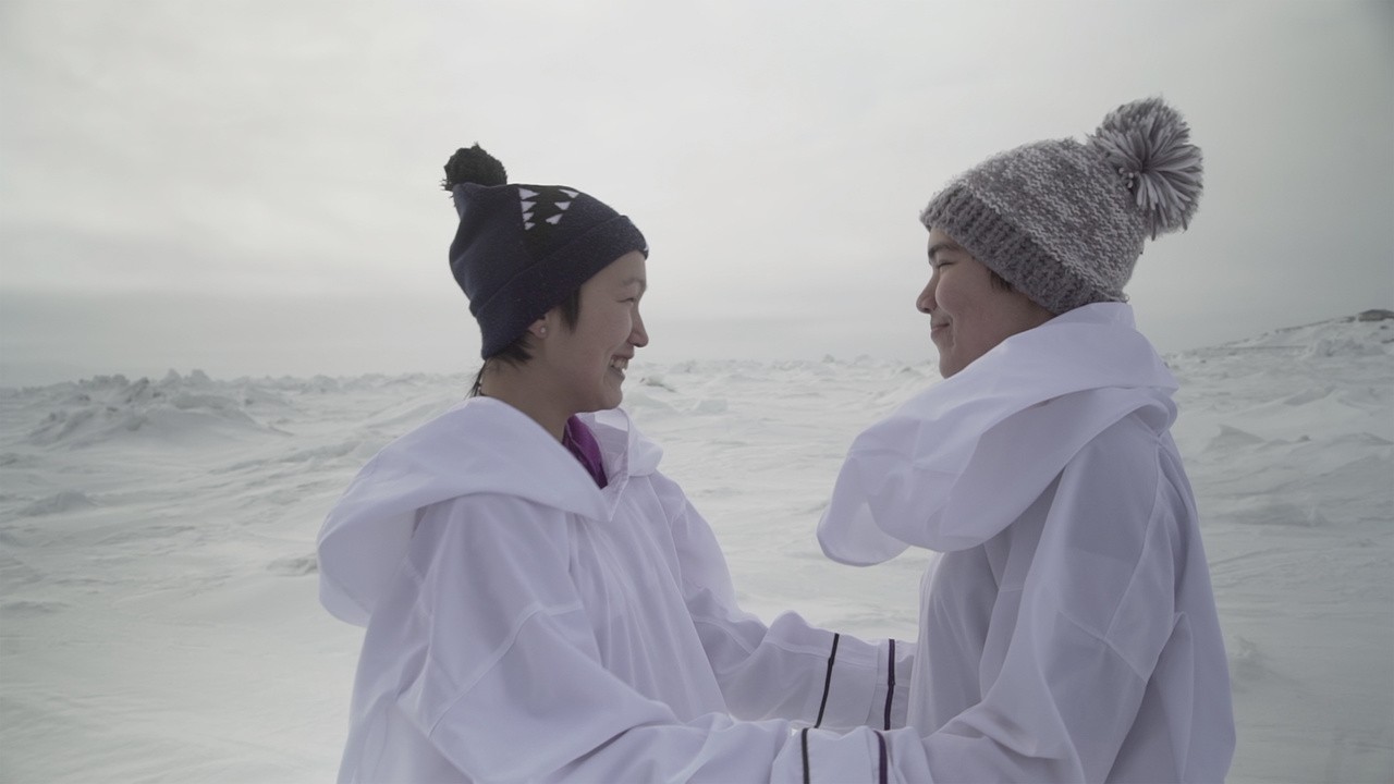 Filme: "Throat Singing in Kangirsuk" (2018), Eva Kaukai, Manon Chamberland