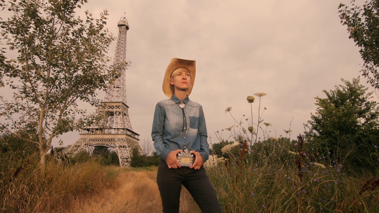 Filme: "Hotel Dallas" (2016), Livia Ungur, Huang Sherng-Lee