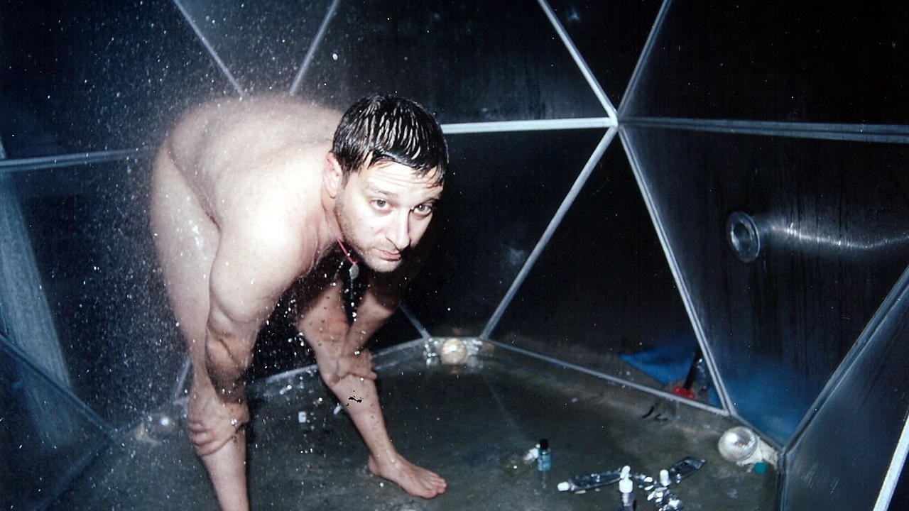 Filme: "We Live in Public" (2009), Ondi Timoner