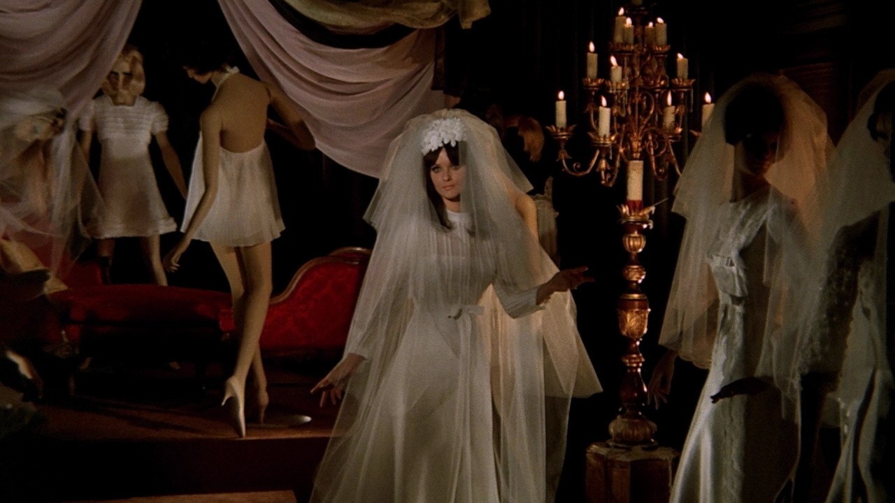 Filme: "Hatchet for the Honeymoon" (1970), Mario Bava