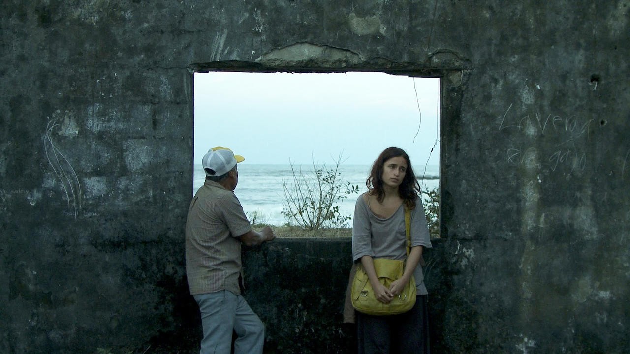 Filme: "Artificial Paradises" (2011), Yulene Olaizola
