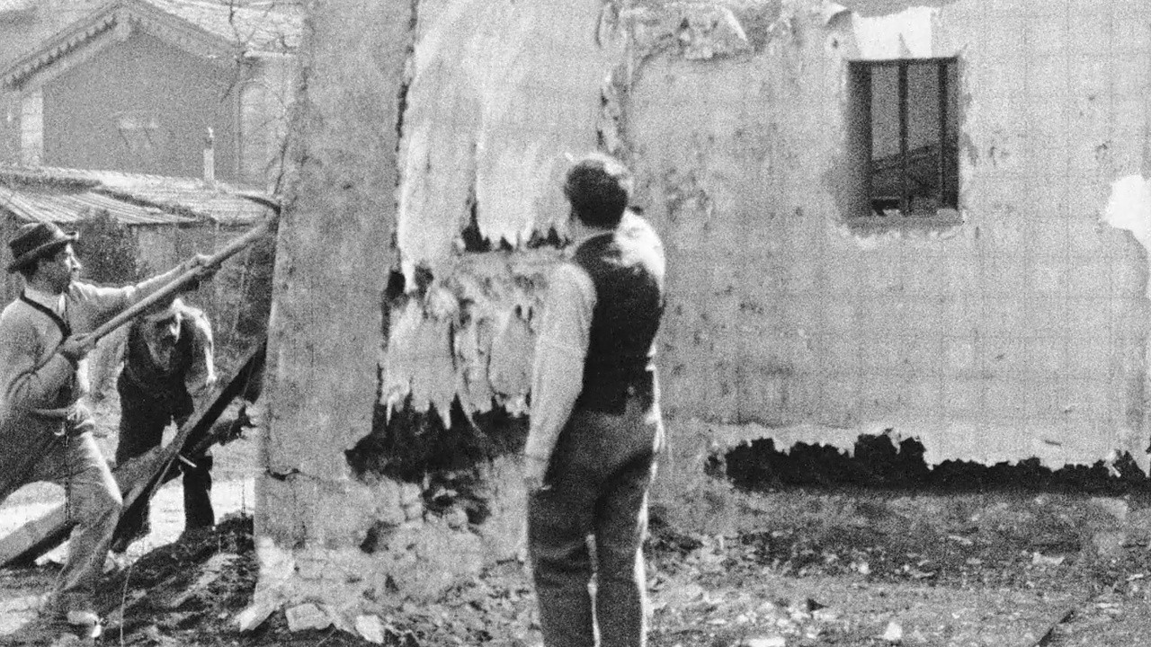 Filme: "Demolition of a Wall" (1896), Louis Lumière