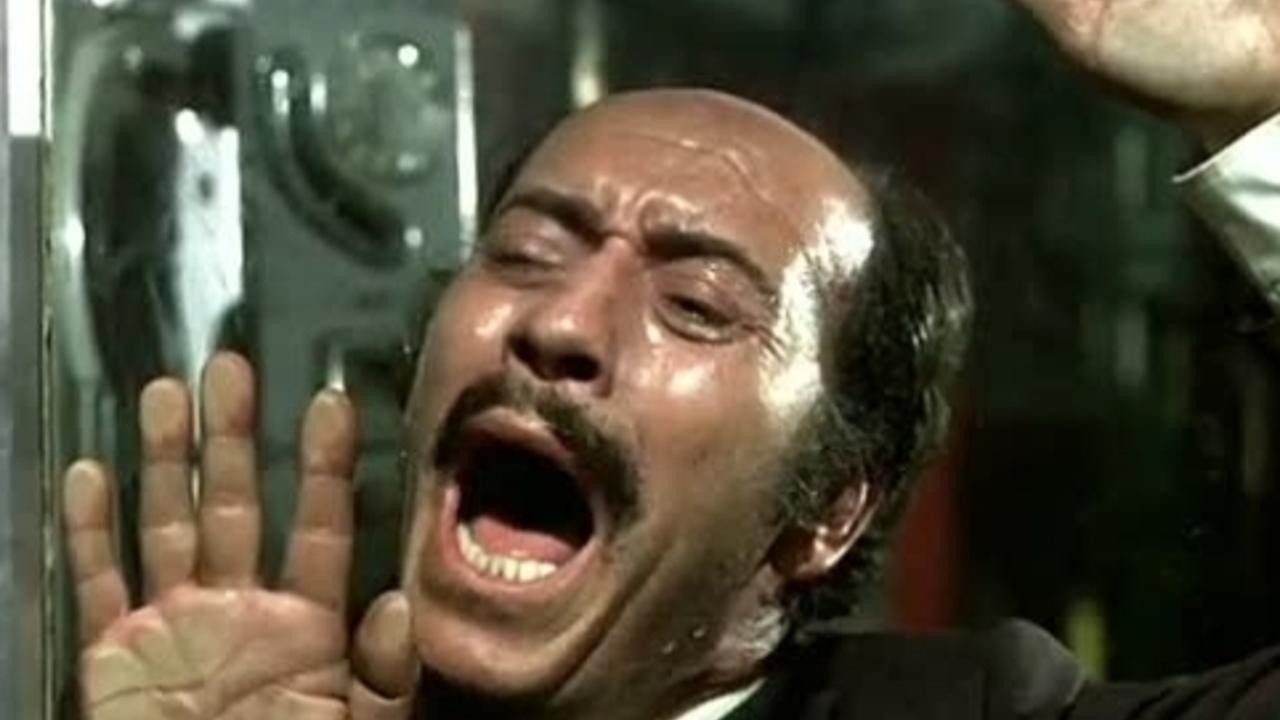Filme: "The Phone Box" (1972), Antonio Mercero