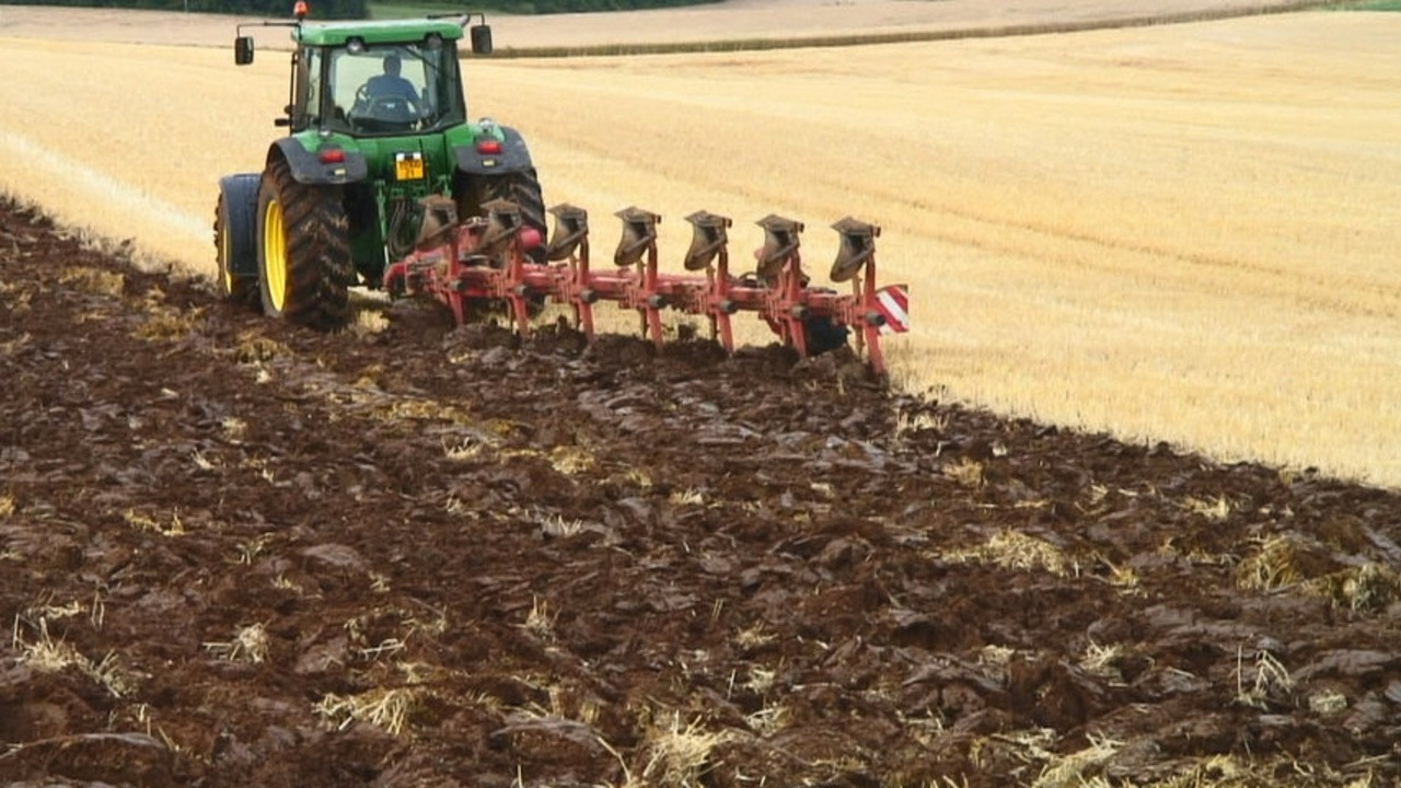 Filme: "Think Global, Act Rural" (2010), Coline Serreau