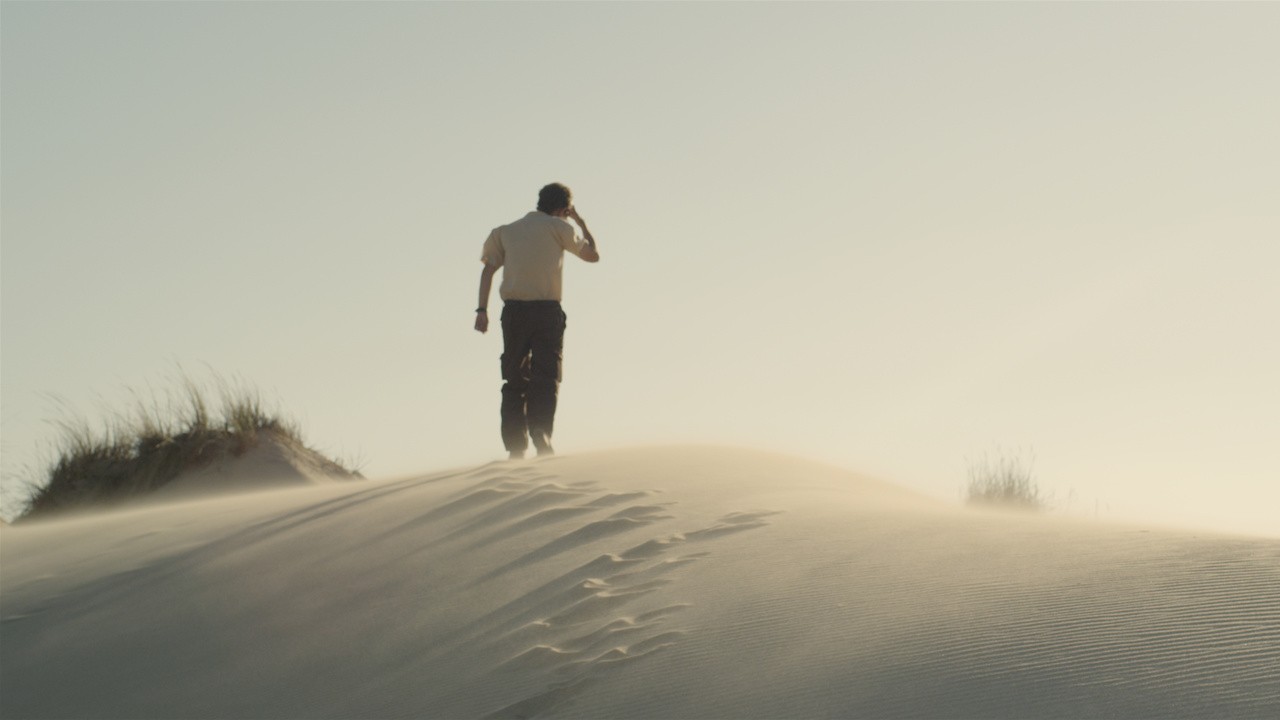 Filme: "The Sea Stares at Us from Afar" (2017), Manuel Muñoz Rivas