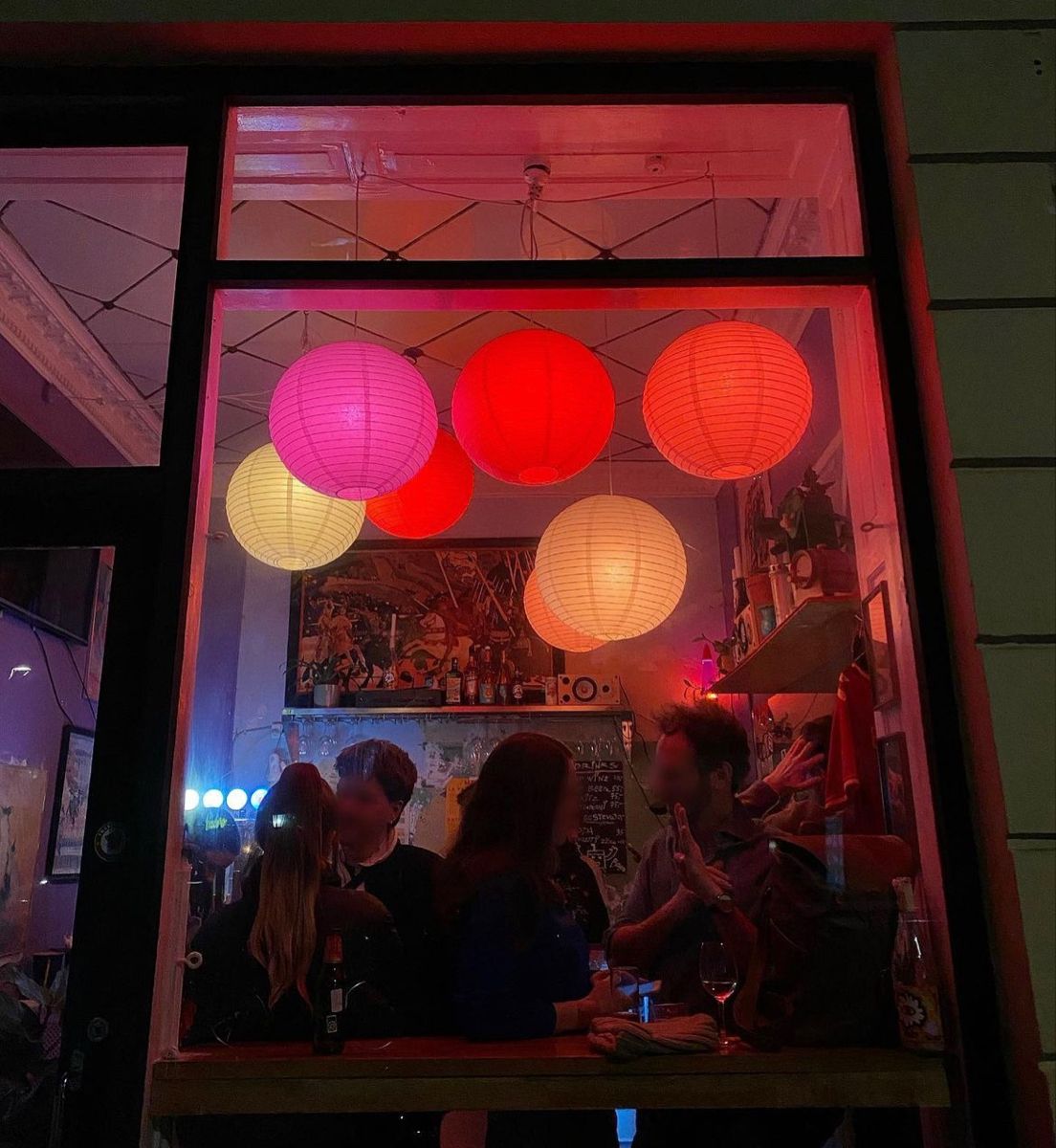 Uma vida romântica inteira sem sair de casa